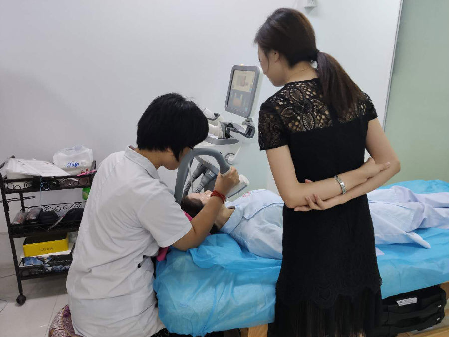 激光光子美容治疗.png